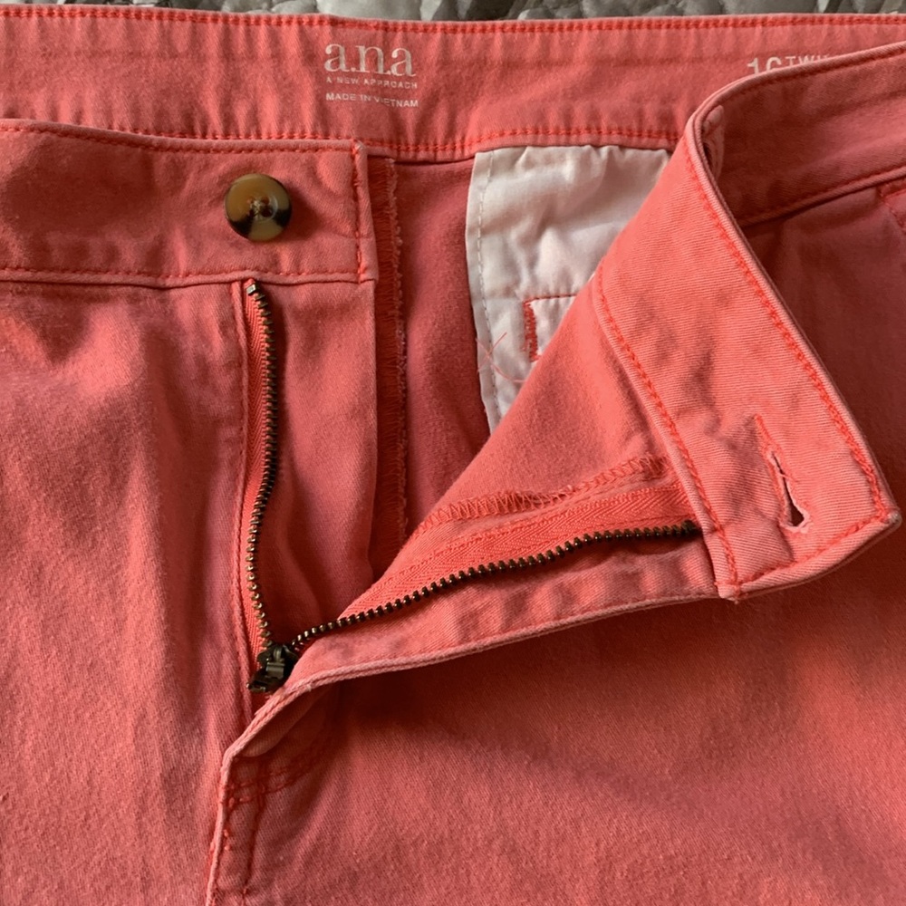 a.n.a Twill Bermuda Shorts Lightweight Cotton Blend EUC - Picture 6 of 10